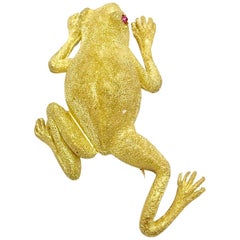 Ruby and Textured Yellow Gold Frog Brooch