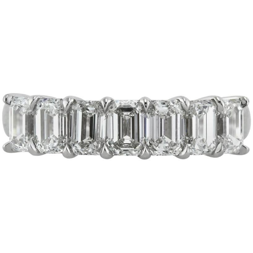 Mark Broumand, alliance en or blanc 18 carats avec diamants taille émeraude de 2,20 carats