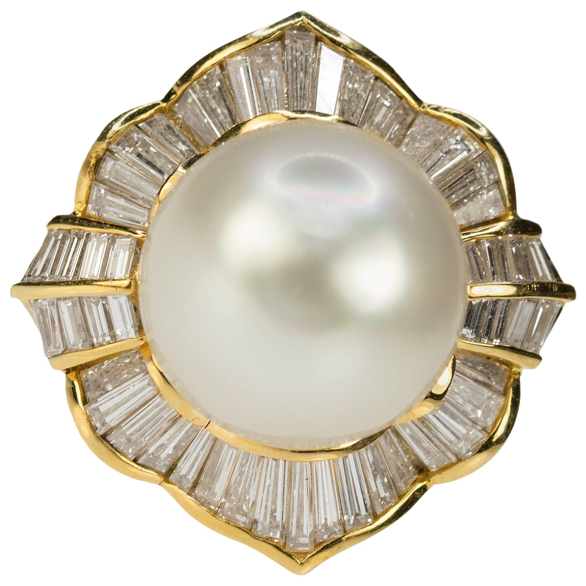 18 Karat Yellow Gold South Sea Pearl Diamond Ring For Sale