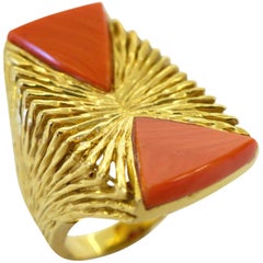 Kutchinsky Coral and Gold Cocktail Ring, London, 1972