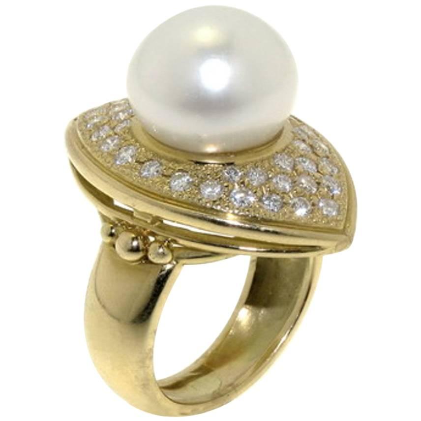 18 Karat Yellow Gold Cultured South Sea Pearl and Diamond Dress Ring For Sale