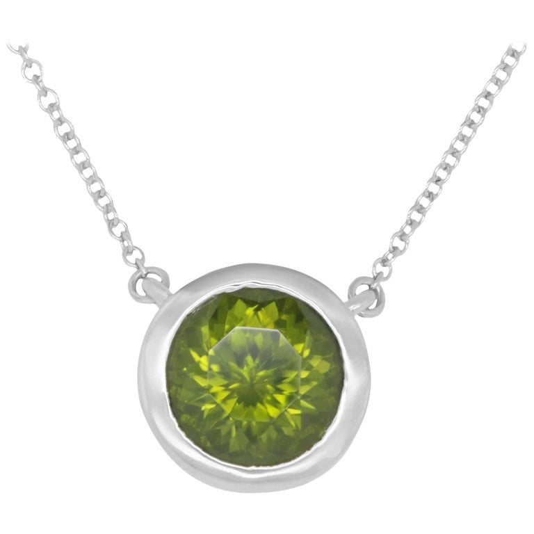 Sterling Silver Pear Shape Natural Peridot Solitaire Pendant with 18