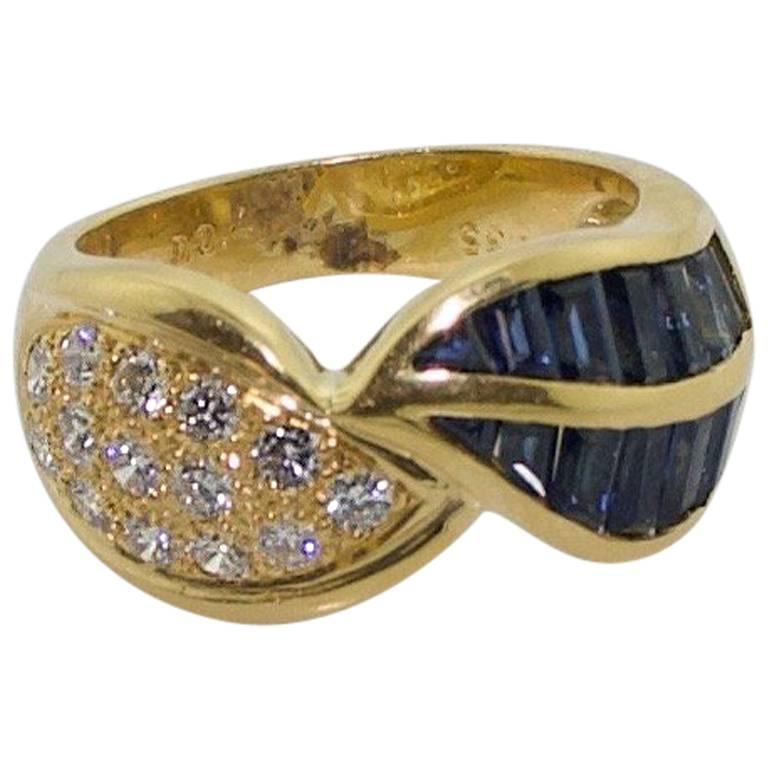 Sapphire and Diamond Ring in 18 Karat Yellow Gold For Sale