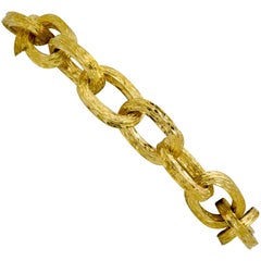 Tiffany & Co. Etched Oval 18 Karat Yellow Gold Link Bracelet