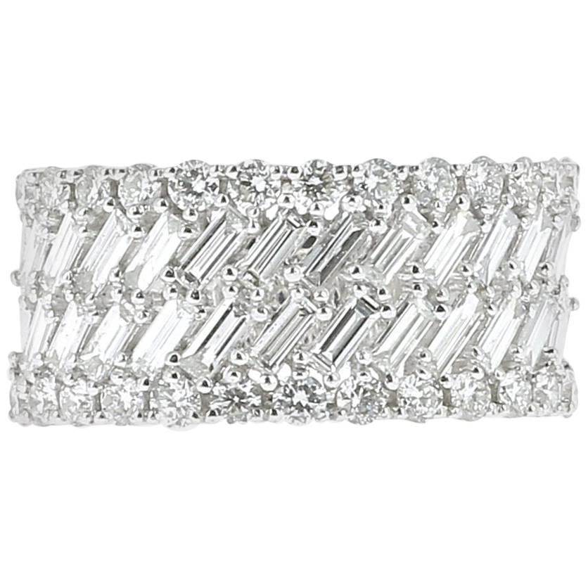 White Gold Round and Baguette Diamond Ring Weighing 2.40 Carat