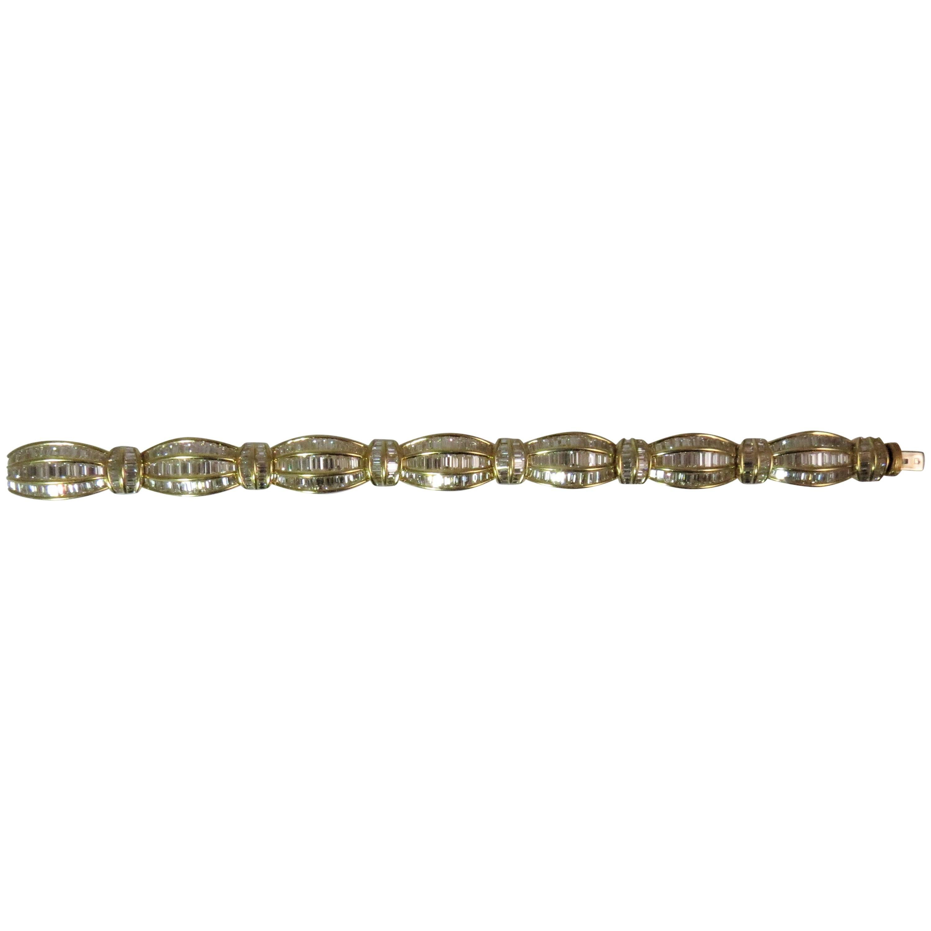 18 Karat Yellow Gold Flexible Bracelet with Baguette Diamonds For Sale