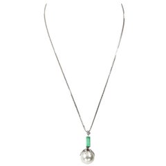 White Gold "750" Pearl and Emerald Pendant with White Gold Chain