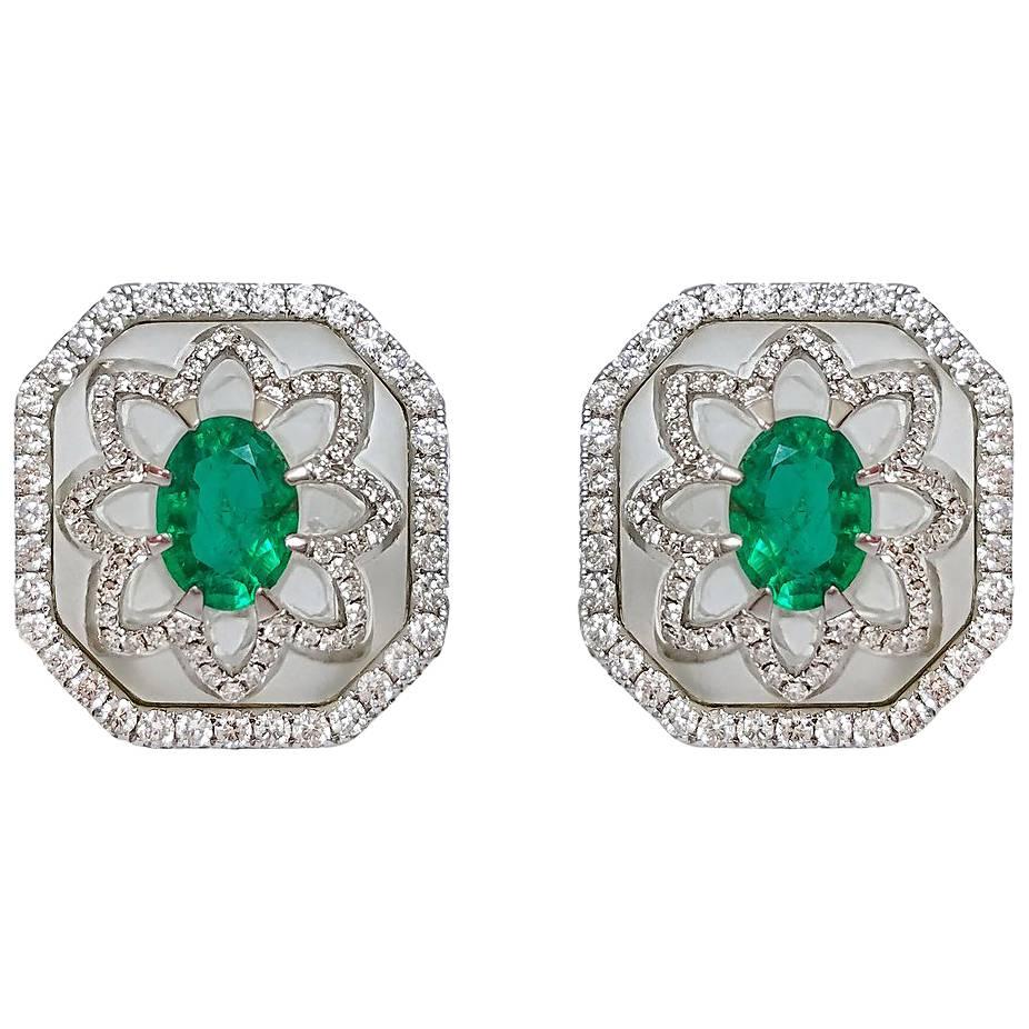 Bergkristall- und Smaragd-Ohrringe im Angebot
