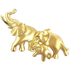 Retro Mark Schneider 18 Karat Gold and Diamond Modern Elephant Brooch