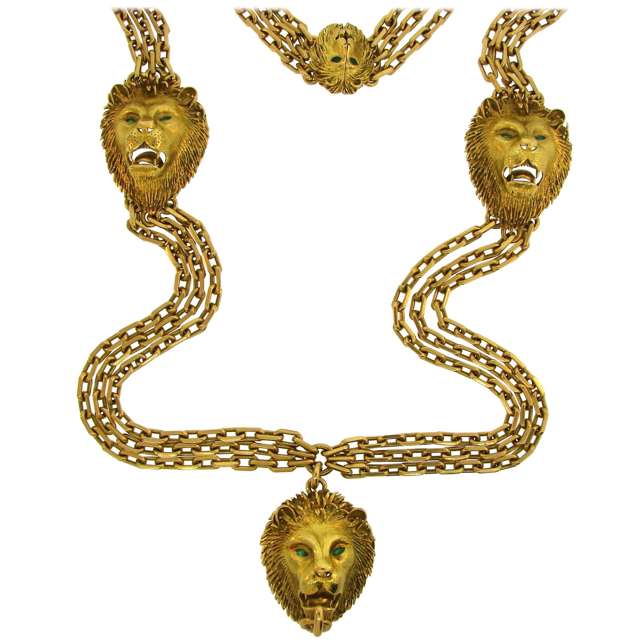 French Emerald Yellow Gold Chain Necklace with Lion Medallions, 1970s