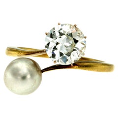 Retro 2 carat Diamond Pearl Gold Vous et Moi Ring