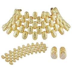 Gucci Runway Designer Diamond Gold Suite Necklace