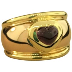 Chopard 18 Karat Yellow and Rose Gold Ring with Ruby Heart Cabochon 82/2058