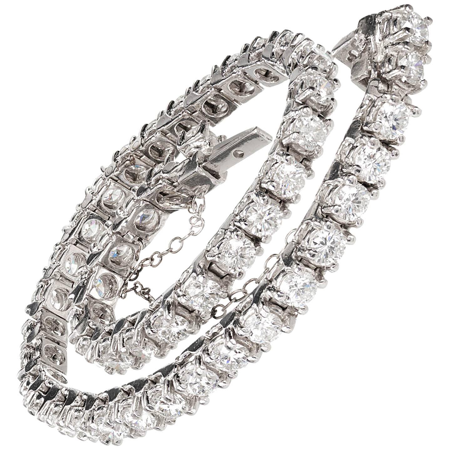 Elegant 35.14 Carat Emerald Cut Diamond Platinum Tennis Bracelet at 1stdibs