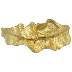 Diamond Leaf Brooch in 18 Karat Yellow Gold by Banchieri