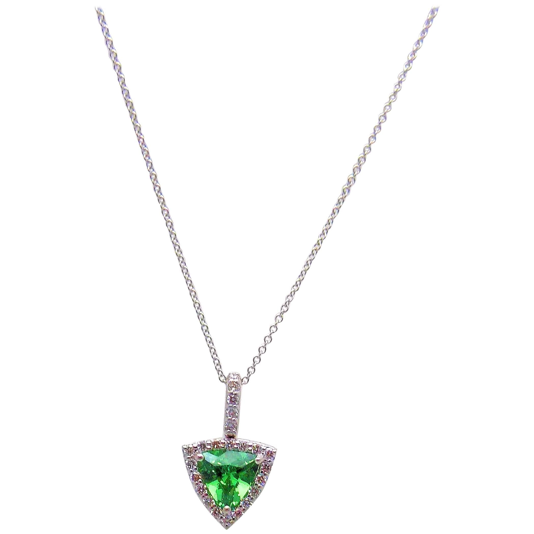 Tsavorite and Diamond Pendant in 18 Karat White Gold im Angebot