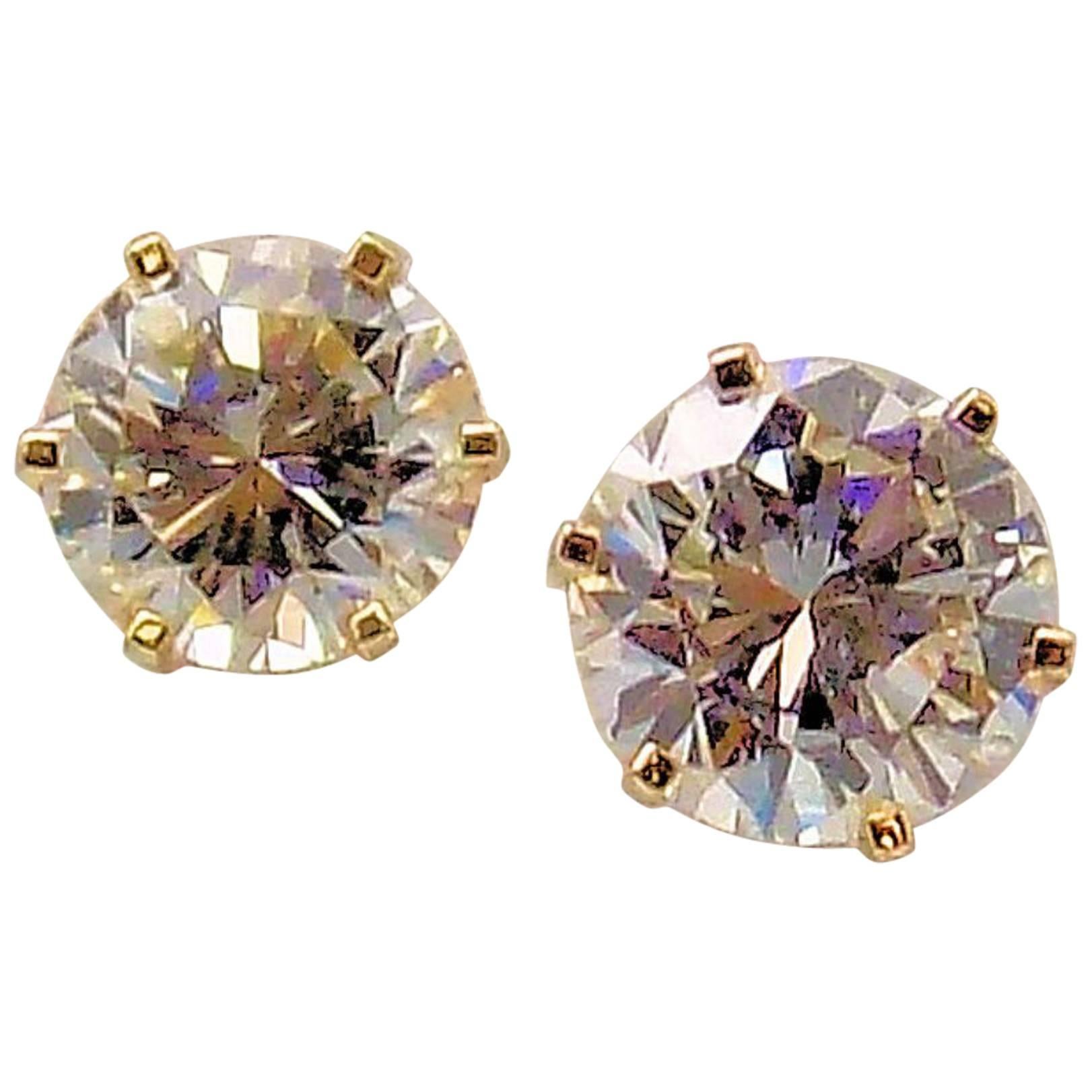 Diamond Stud Earrings in 14 Karat Yellow Gold For Sale