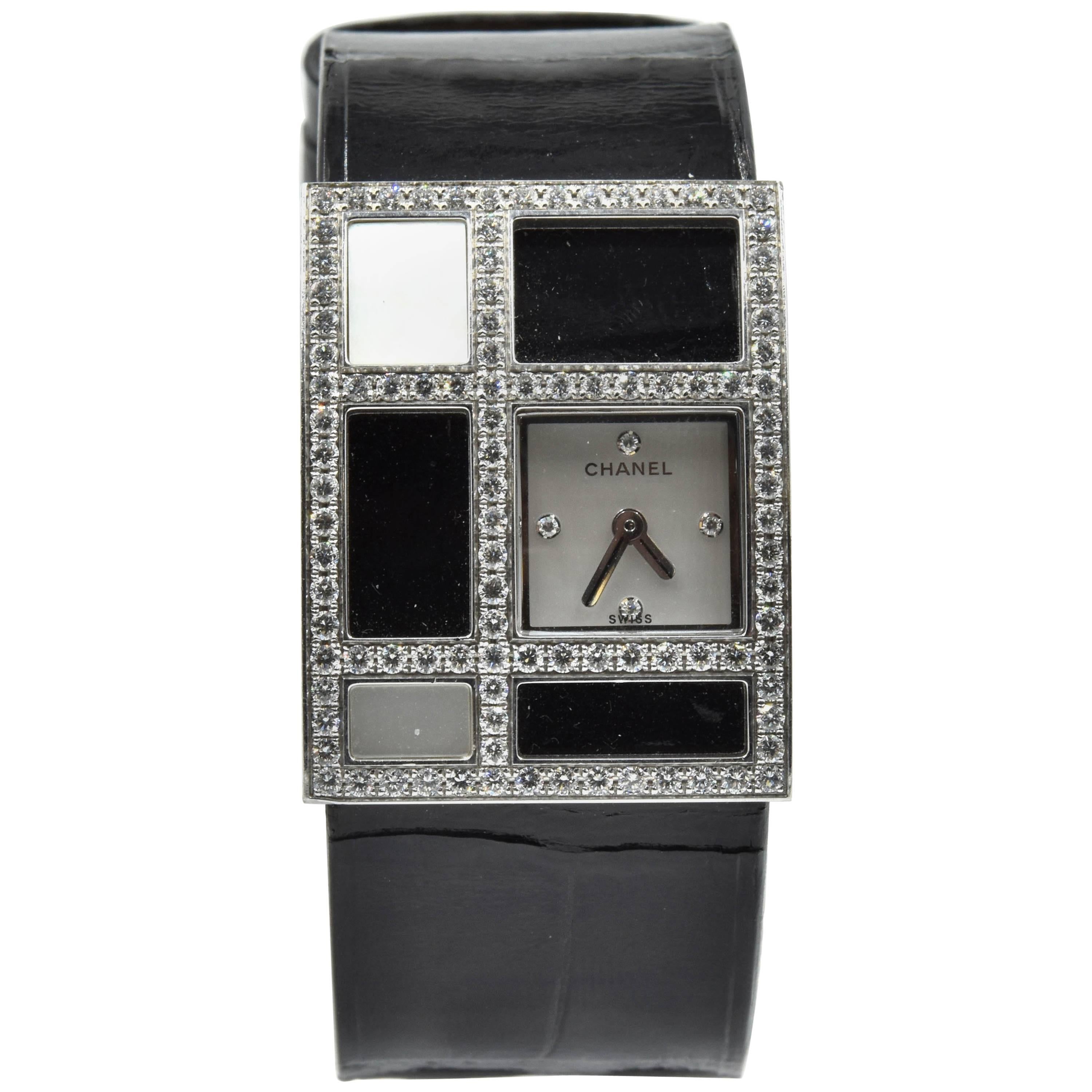 Chanel Ladies white Gold Diamond mother of pearl “1932” quartz Wristwatch 