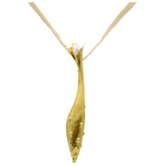 18 Karat Gold and Pearl Budding Bulb Necklace