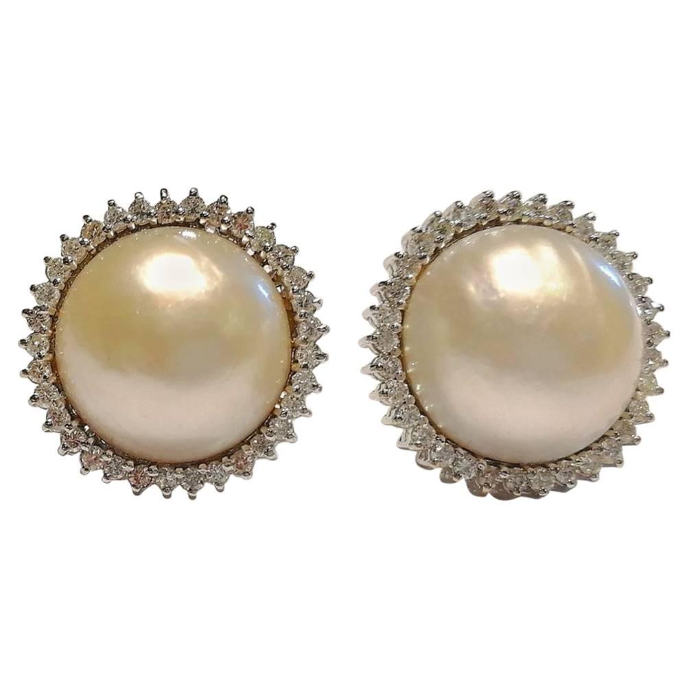 Classic Mabe Pearl and Diamonds 18 Karat White Gold For Sale