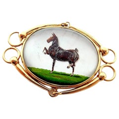 JE Caldwell & Co Essex Crystal Reverse Intaglio Horse Yellow Gold Brooch Pin