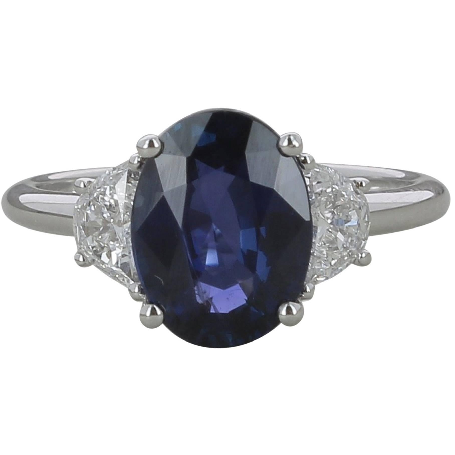 3.26 Carat Ceylon Royal Blue Sapphire Cocktail Ring Half-Moon Diamond 18K Gold For Sale