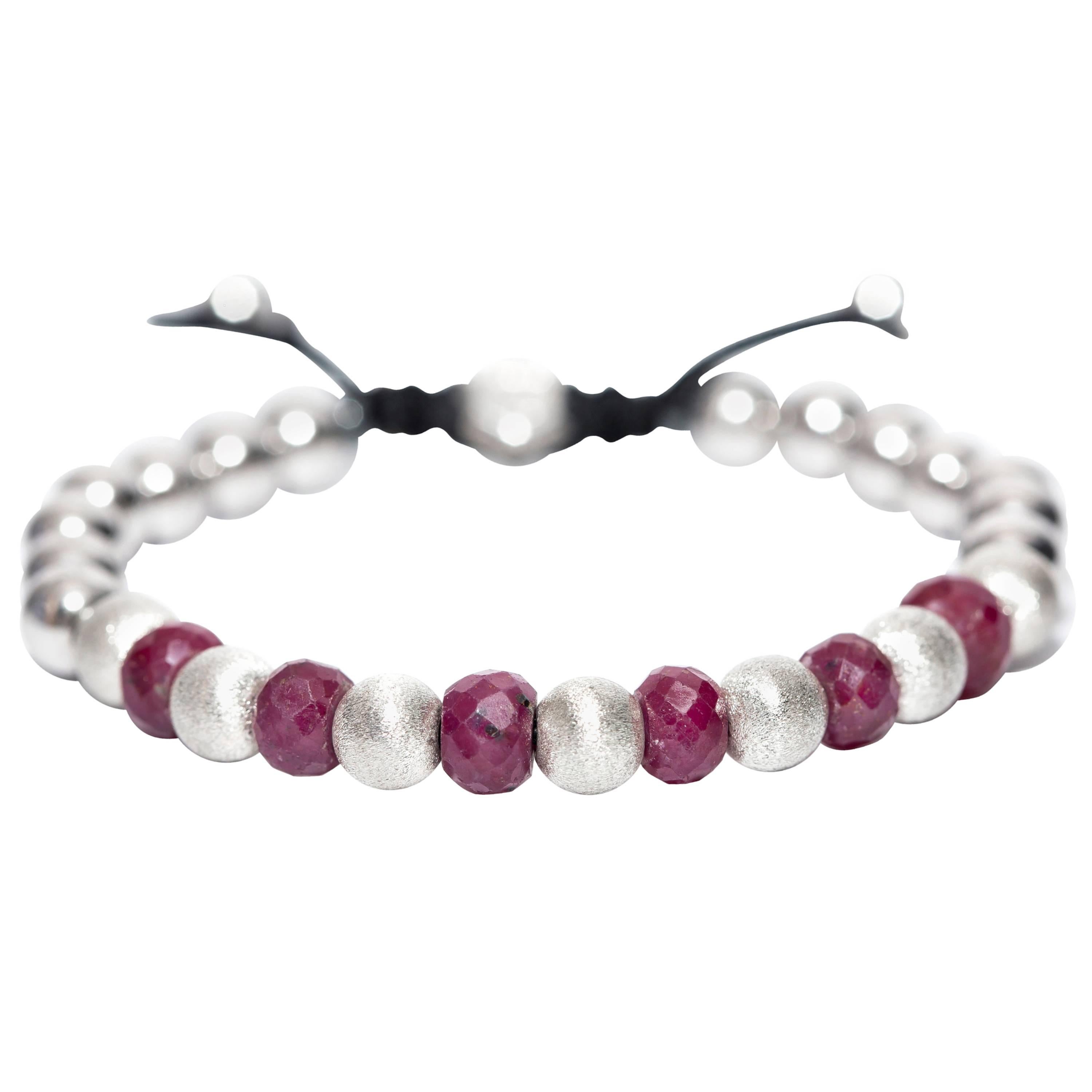 10.98 Carat Ruby, Silver and Stainless Steel beaded Classic Macrame Bracelet  For Sale