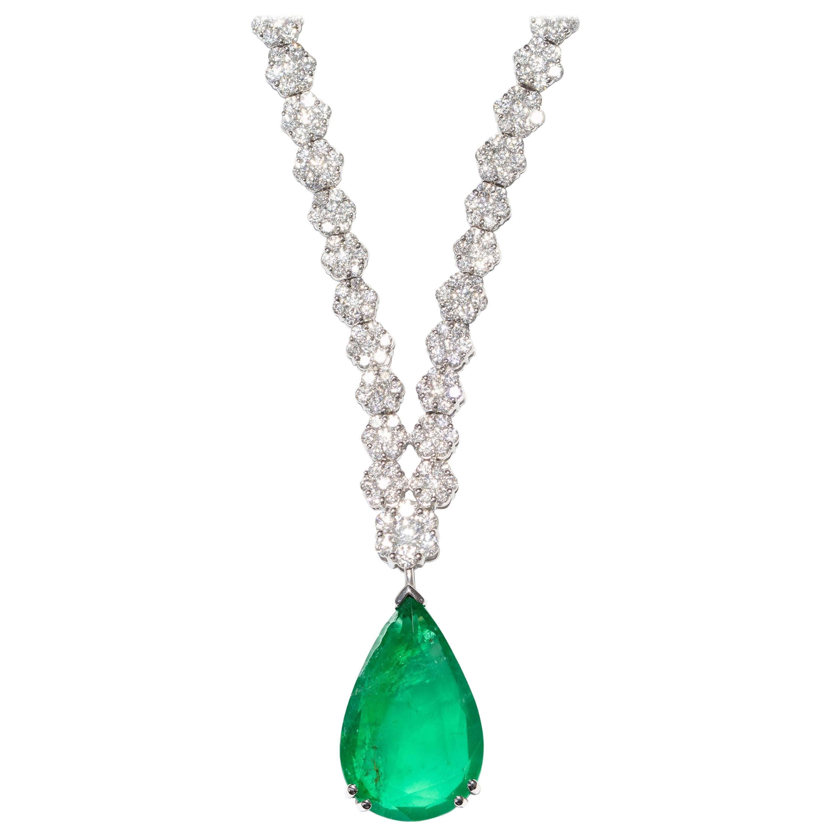 16.57 Carat Round Diamond Green Emerald Set in 18 Karat Gold Cluster Necklace