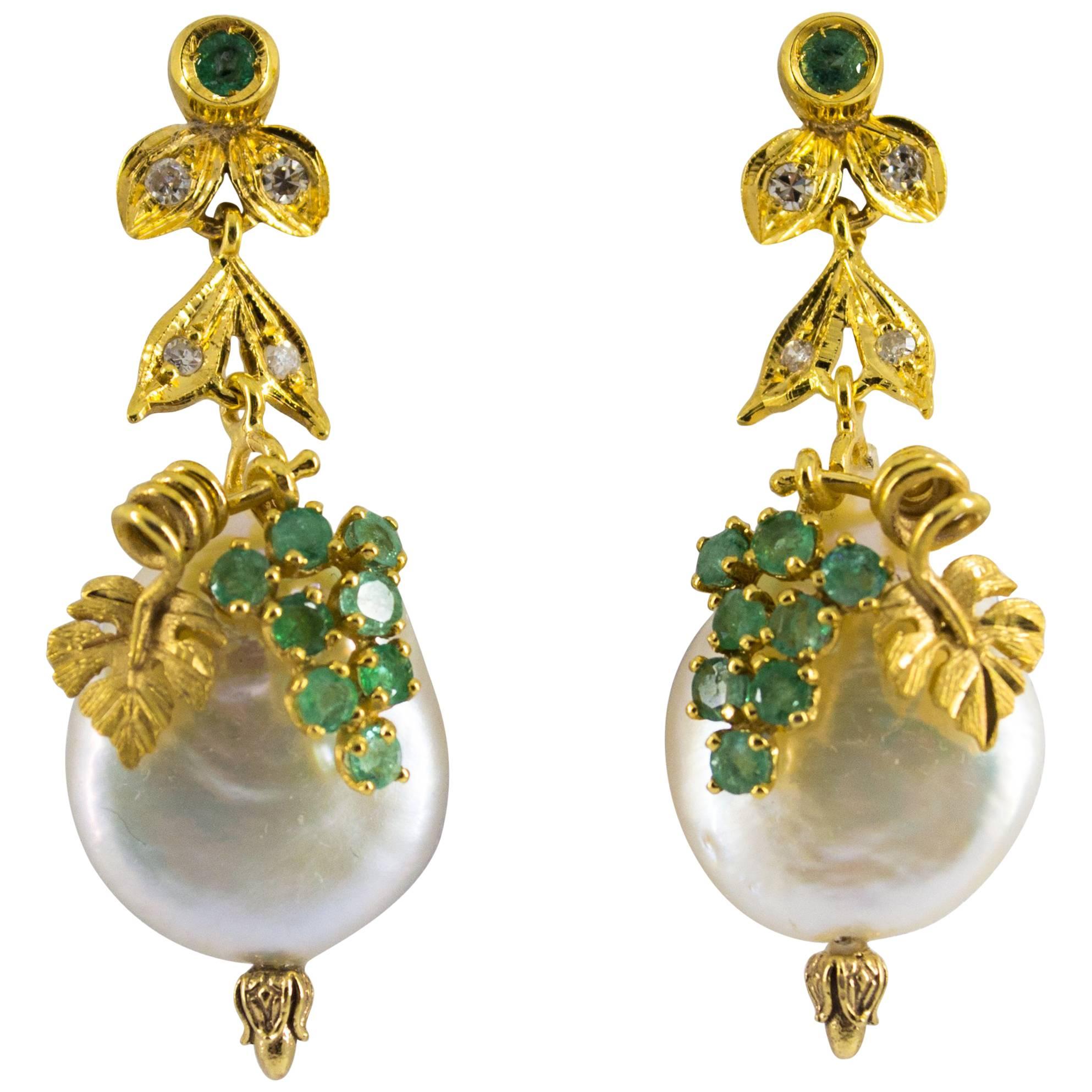 0.50 Carat Emerald Diamond Pearl Yellow Gold Stud Earrings