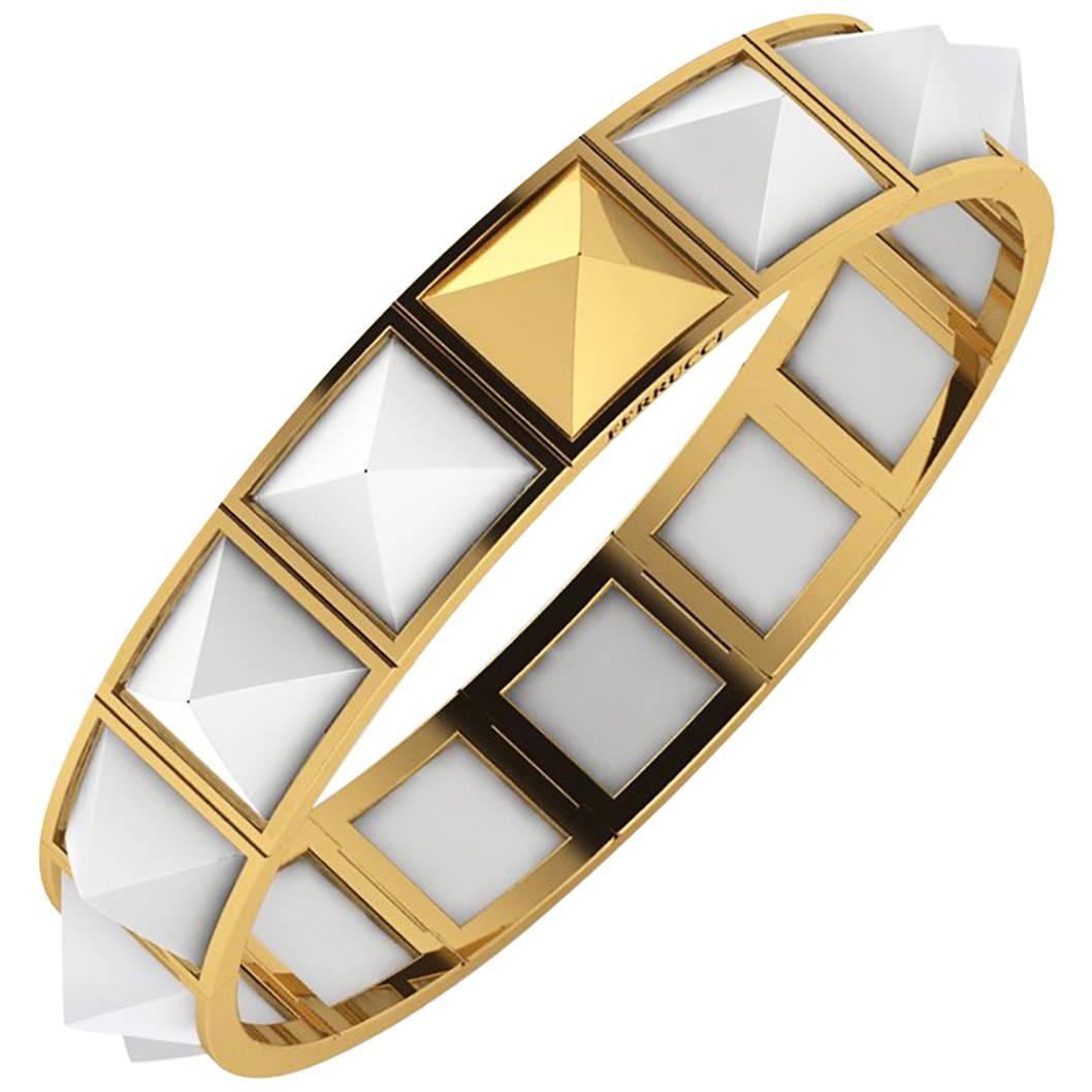Weißer Achat Pyramiden-Armband aus 18 Karat Gelbgold mit ausgewogener Energie