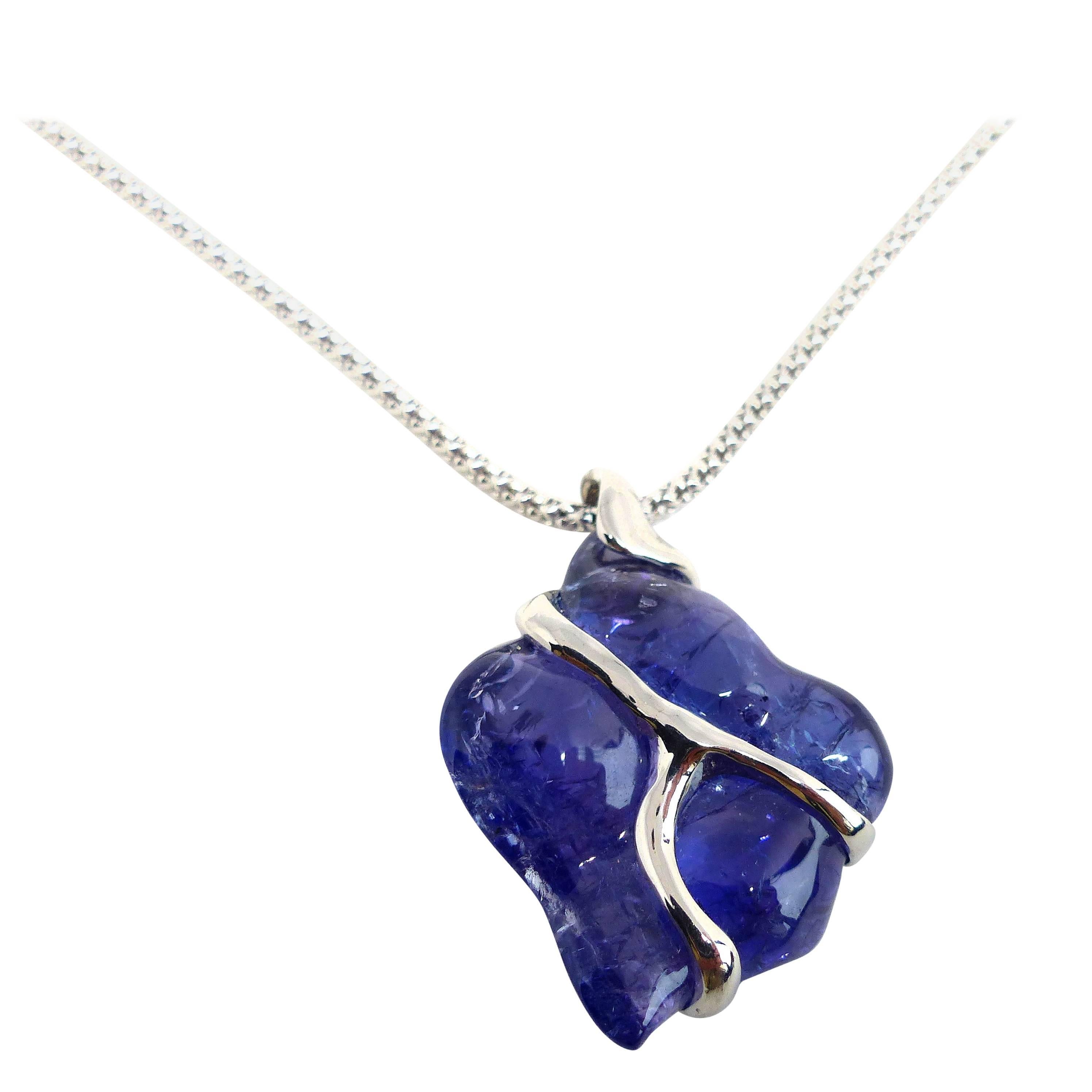Pendant in White Gold with 1 Tanzanite Free Shape. For Sale