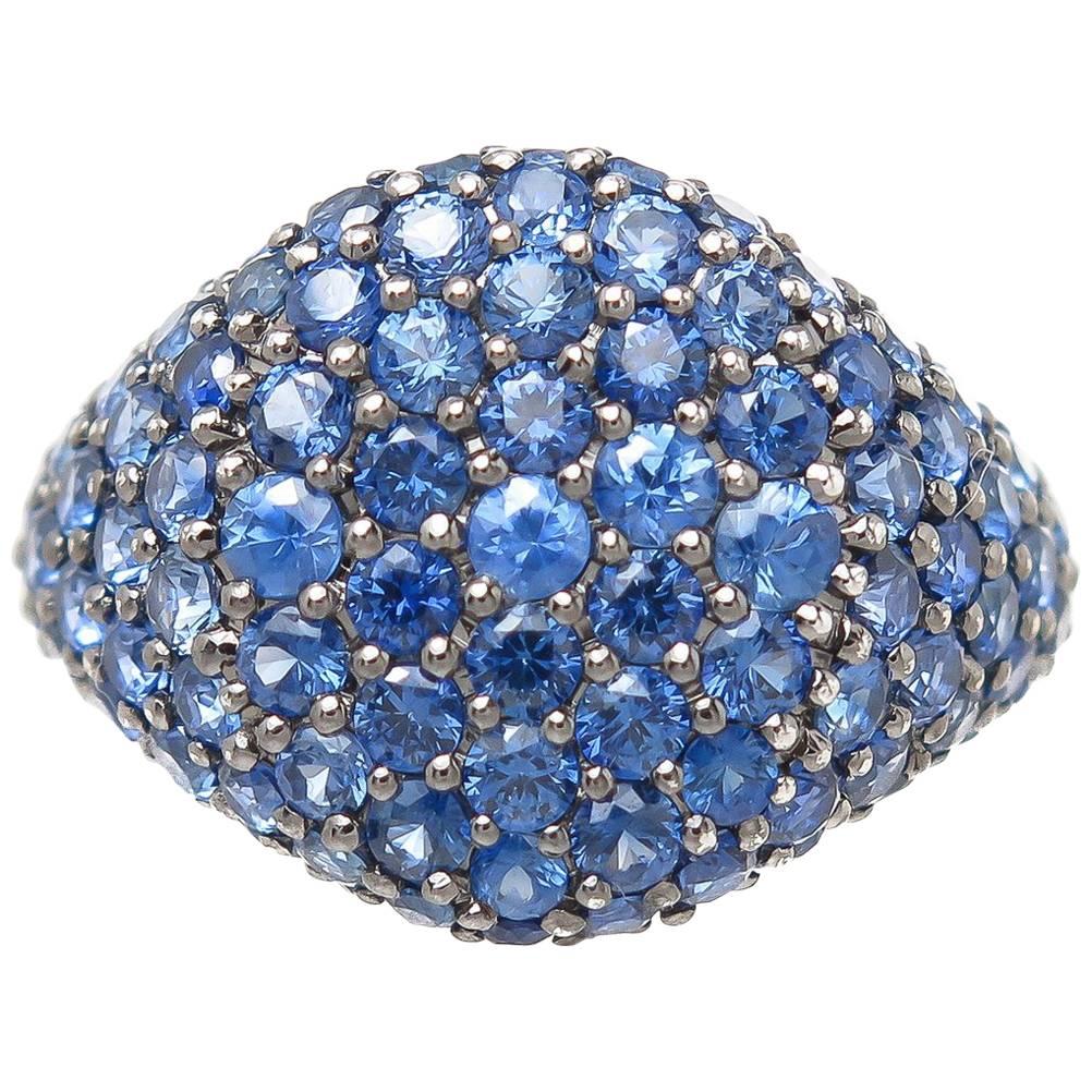 Blue Sapphire Signet Style Ring 18 Karat White Gold 3.85 Carat For Sale