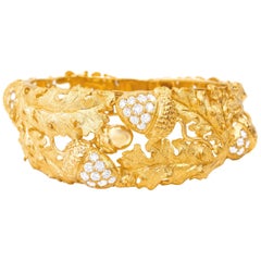 Acorn and Leaf Gold Bracelet