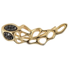 FLOWEN Eyra Ohr Crawler Ohrring aus Sterlingsilber mit 18 Karat Gold und schwarzen Diamanten