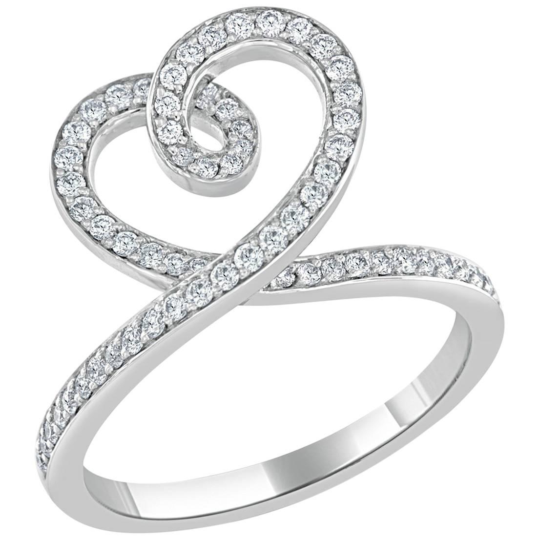 Round Brilliant Cut Diamond Heart Ring in 18 Karat White Gold For Sale