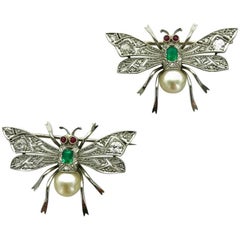 1920s Art Deco Pair of Bee Emerald Diamond Pearl Platinum Clip Brooch