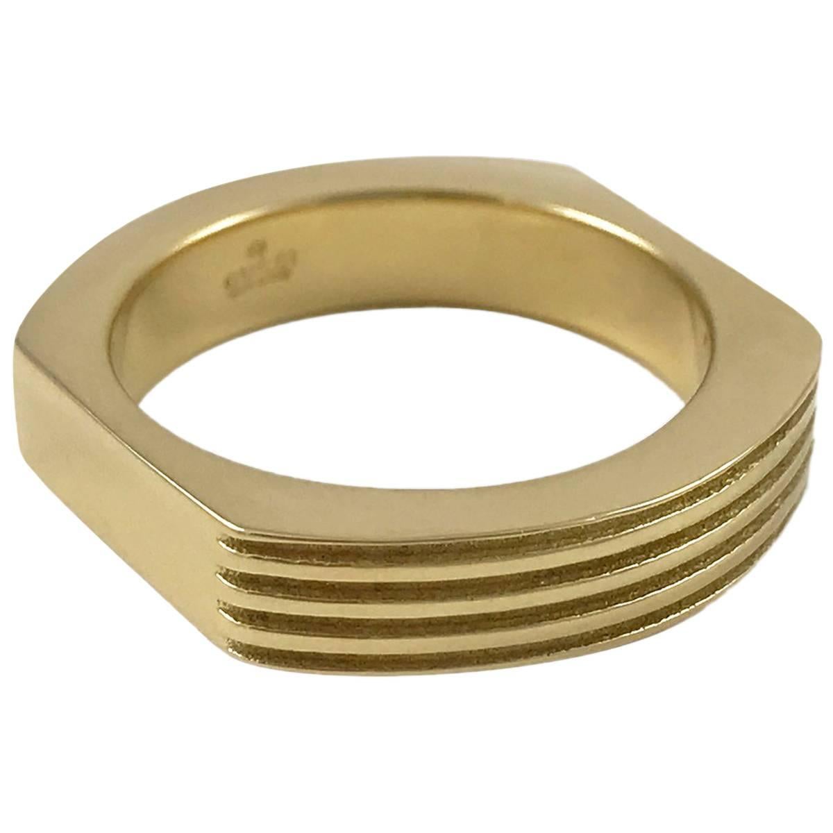 Gentleman’s Gucci Vintage Gold Grooved Ring with Euro Shank