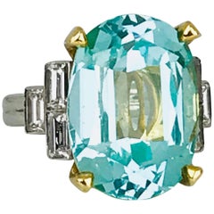 Sea Green Colored Spinel and Diamond Baguette Ring, Two-Toned Gold, Contemporary
