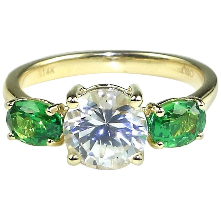 AJD Saphir blanc et Tsavorite verte  Bague cocktail en or jaune 14 carats
