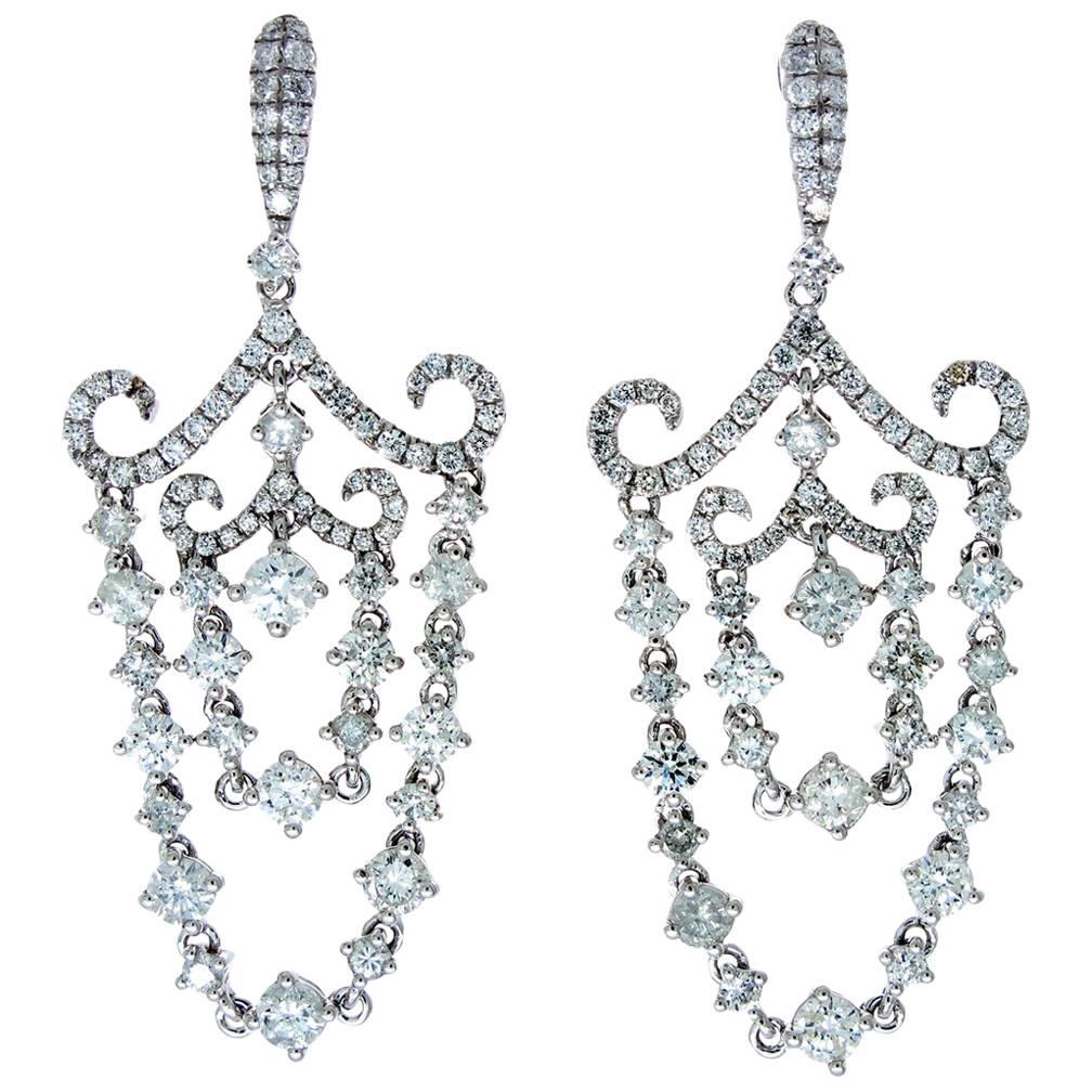 18k White Gold 8.55 Grams and 2.84 Carats Diamond Chandelier Earrings For Sale