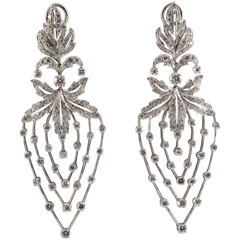 5 80 Carat White Diamond Gold Clip On Chandelier Earrings At 5 80 Carat White Diamond Gold Clip On Chandelier Earrings For