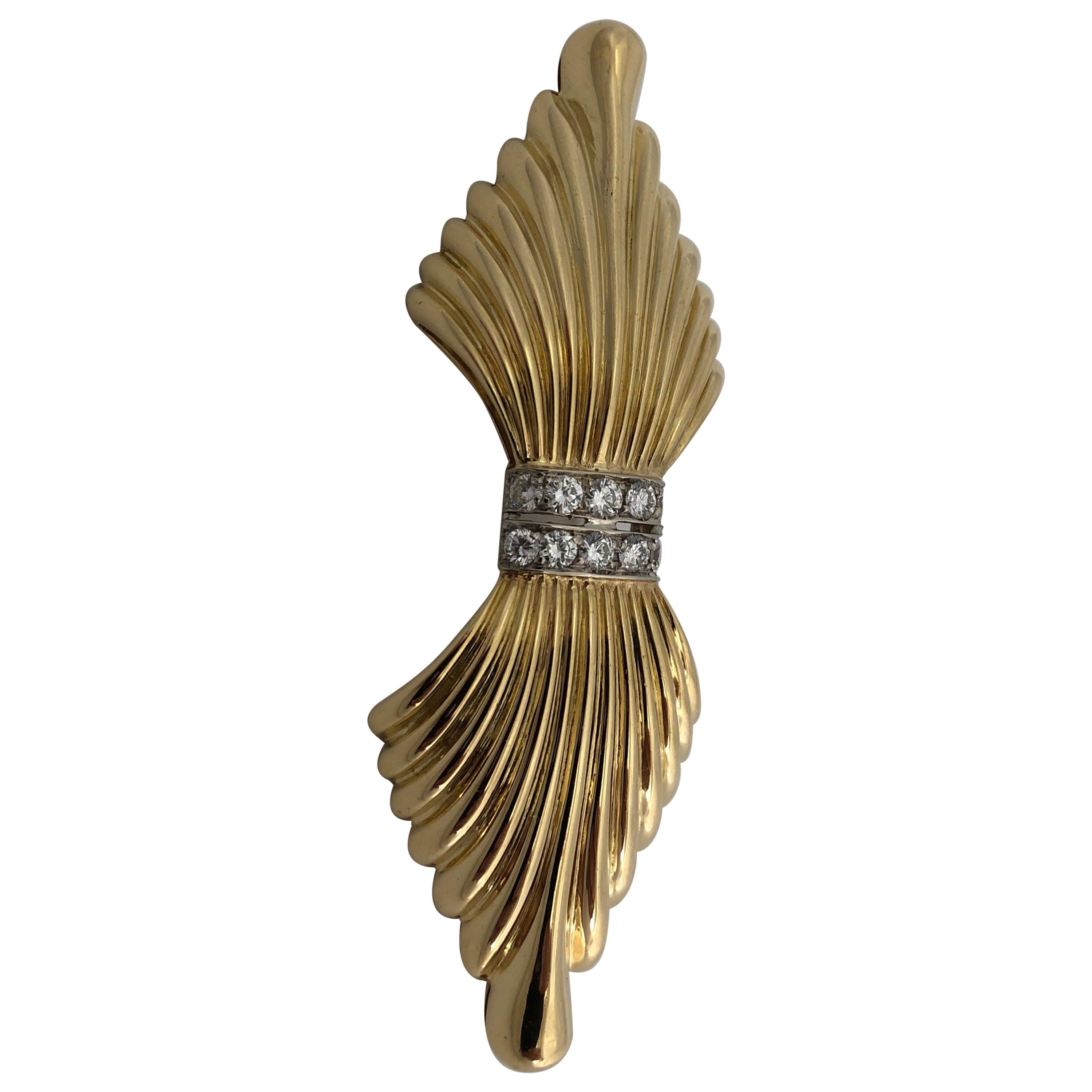 Brooch in Yellow Gold and White Diamonds For Sale