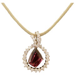 18 Karat Yellow Gold Fancy Shaped Tourmaline and Diamond Free-Form Necklace
