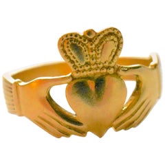 Irish Claddagh 18 Karat Gold Hands and Heart Ring
