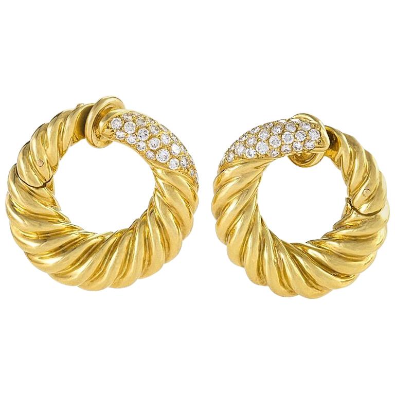 Van Cleef And Arpels 1960s Diamond Gold Hoop Earrings For Van Cleef Arpels 1960s Diamond And Gold Hoop Earrings For