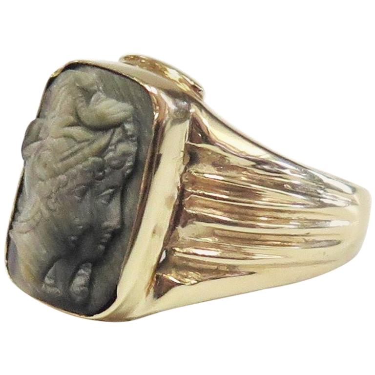 Vintage Men's Intaglio Cat's Eye Ring / 14 Karat Yellow Gold at 1stdibs