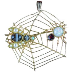 Antique Victorian Insect Brooch 15 Carat Gold Spider and Fly Pendant, circa 1900
