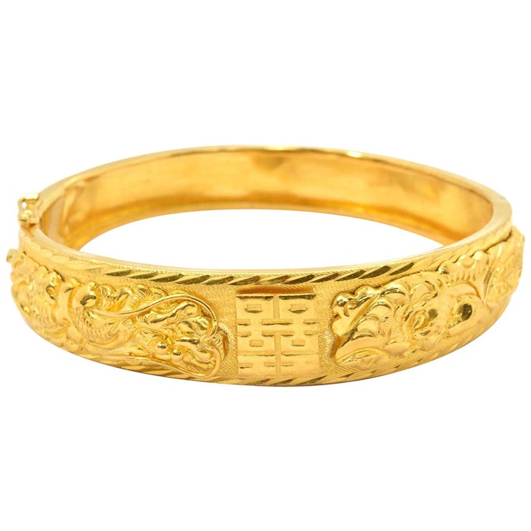 Textured 24k Yellow Gold Oriental Dragon Motif Hinged Bangle Bracelet 27.42 Gram For Sale at 1stdibs