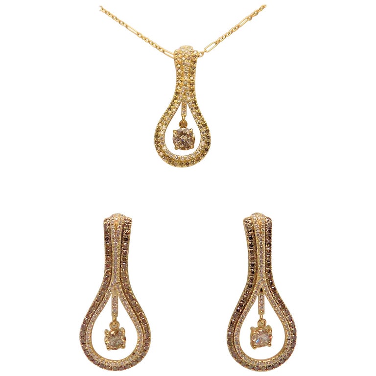 Mappin and b 18 Carat Gold Diamond and Aquamarine Pendant and