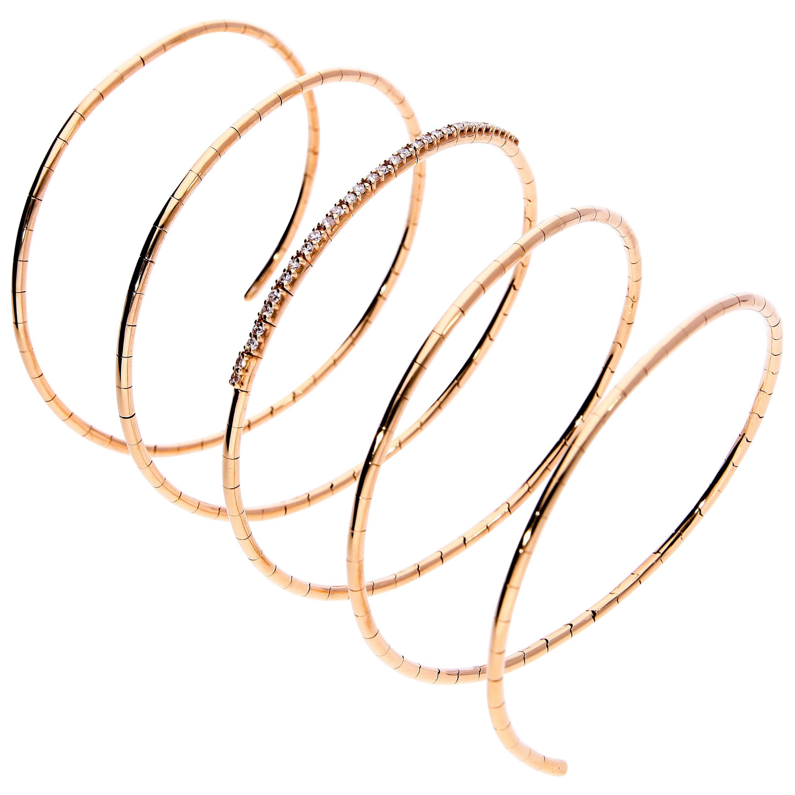 Bracelet en spirale élastique en or rose 18 carats avec 0,54 carat de diamants, fabriqué en Italie en vente